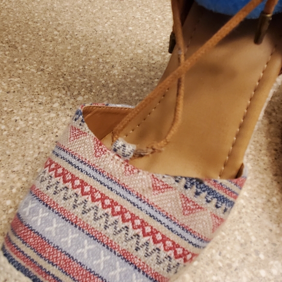 Multi-colored Strappy Espadrille Wedges Wrap Around Ankle - Picture 7 of 8